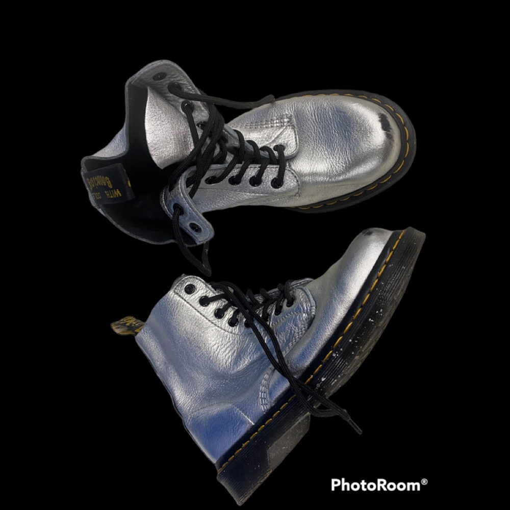 DR MARTENS